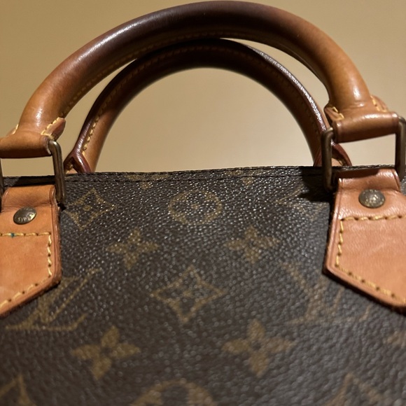 Louis Vuitton Speedy 30 Hand Bag - Picture 6 of 9